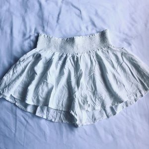 ☁️BRANDY MELVILLE LOOSE FITTING SHORTS☁️